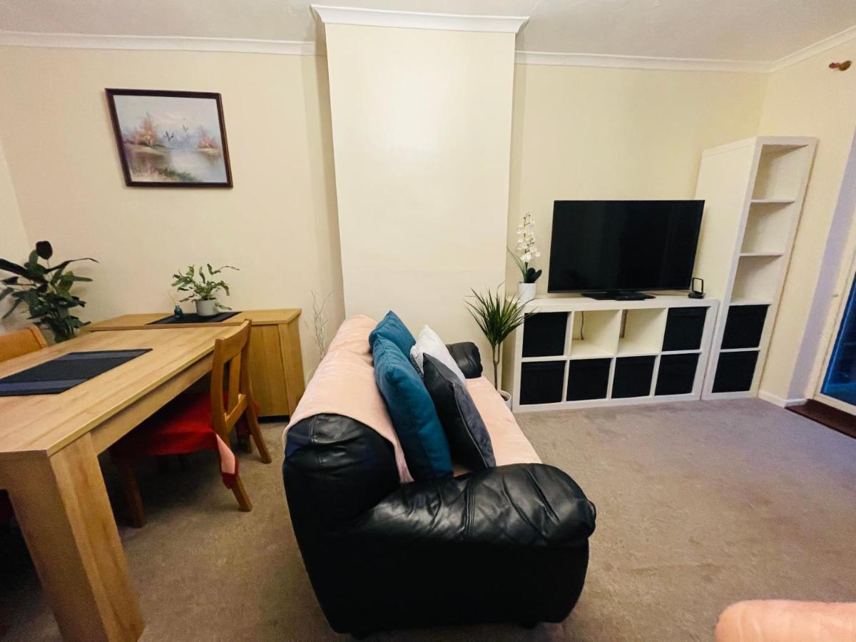 St Ives, King Bed Cosy Home, Parking, Fast Wi Fi St. Ives Exterior photo