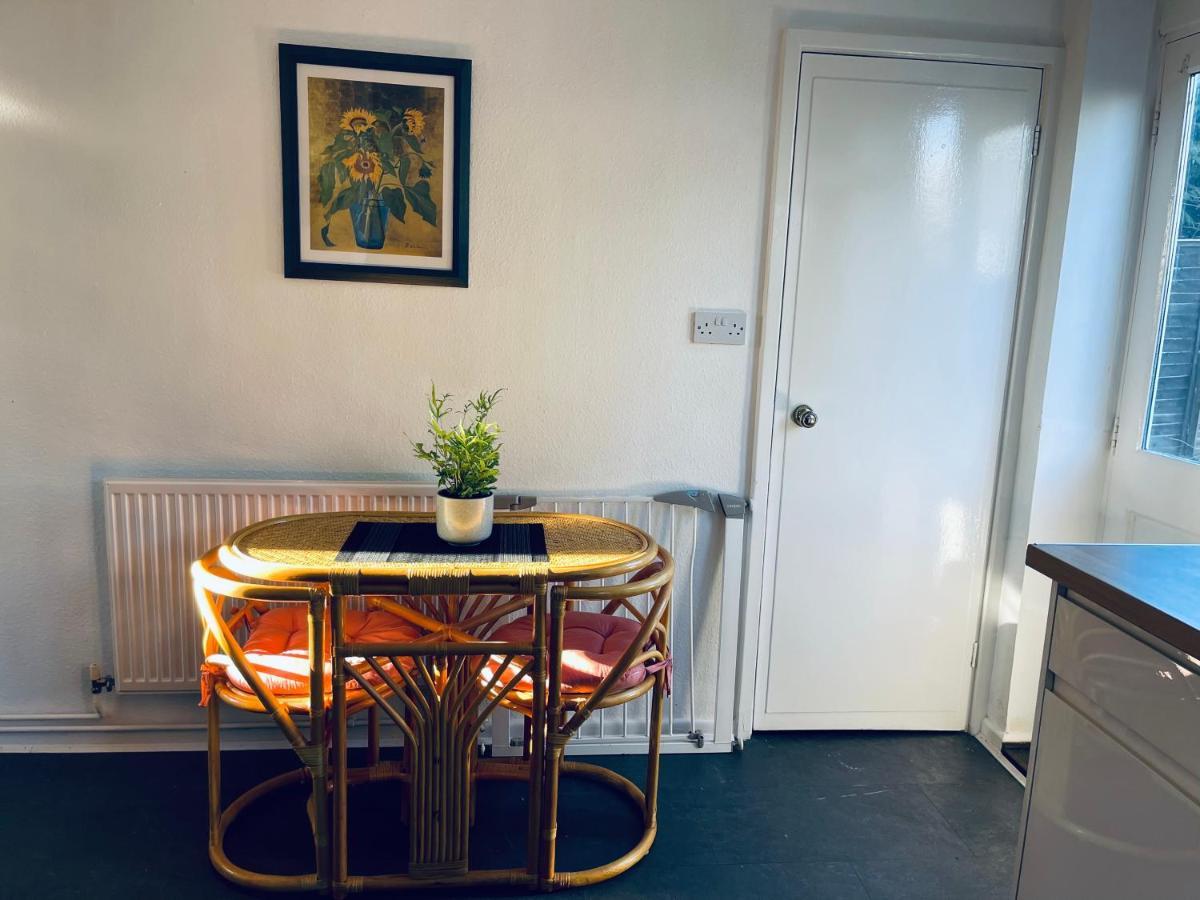 St Ives, King Bed Cosy Home, Parking, Fast Wi Fi St. Ives Exterior photo