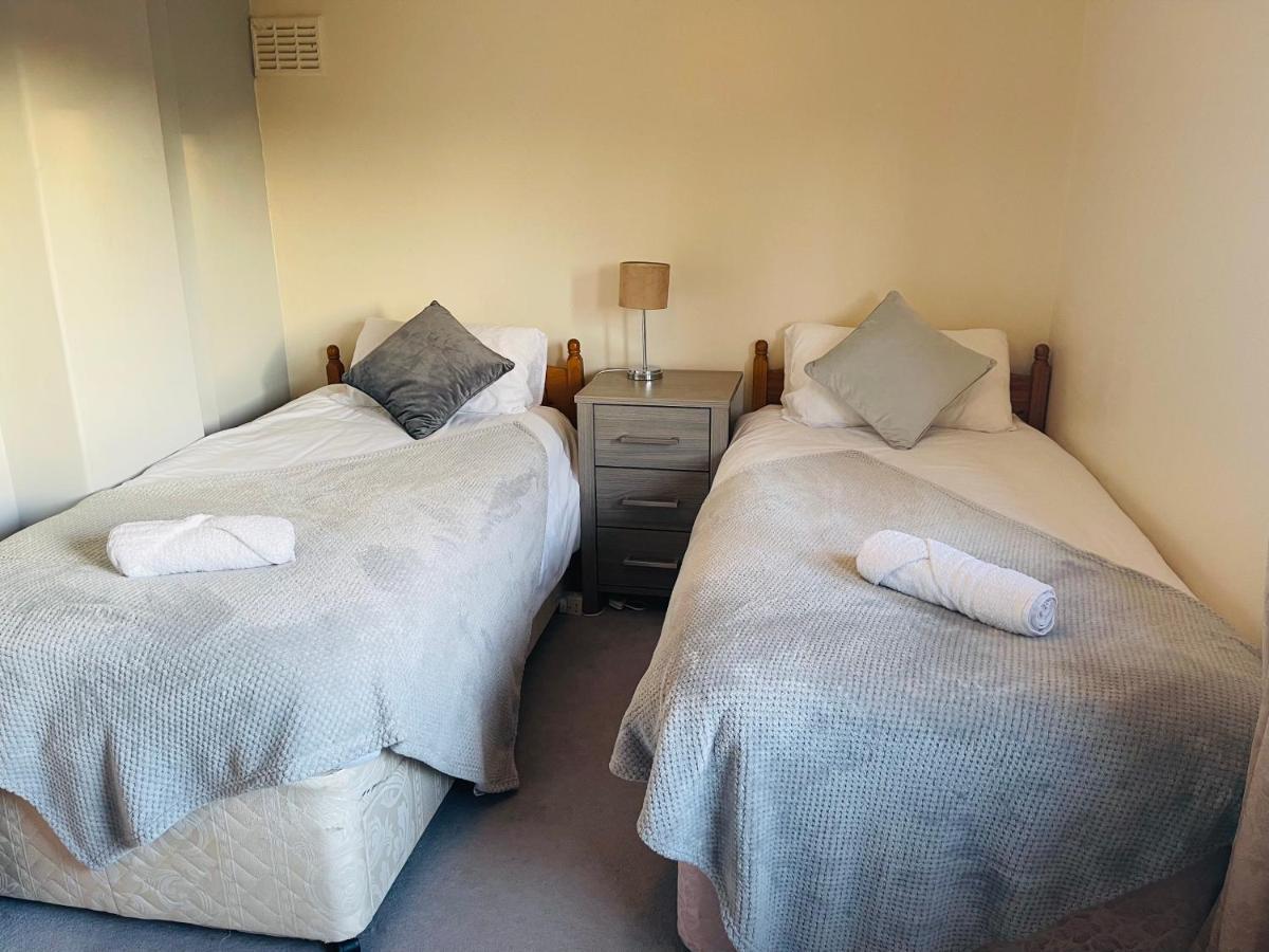 St Ives, King Bed Cosy Home, Parking, Fast Wi Fi St. Ives Exterior photo
